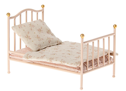 Maileg mouse bed pink